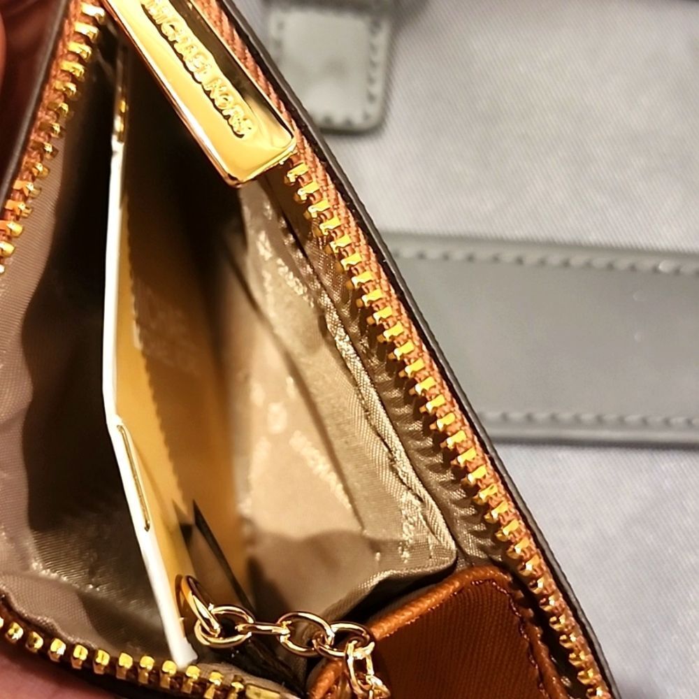 Michael Kors Leather Jet Set Travel Small Top Zip Coin Pouch w/ID - Picture 6 of 8